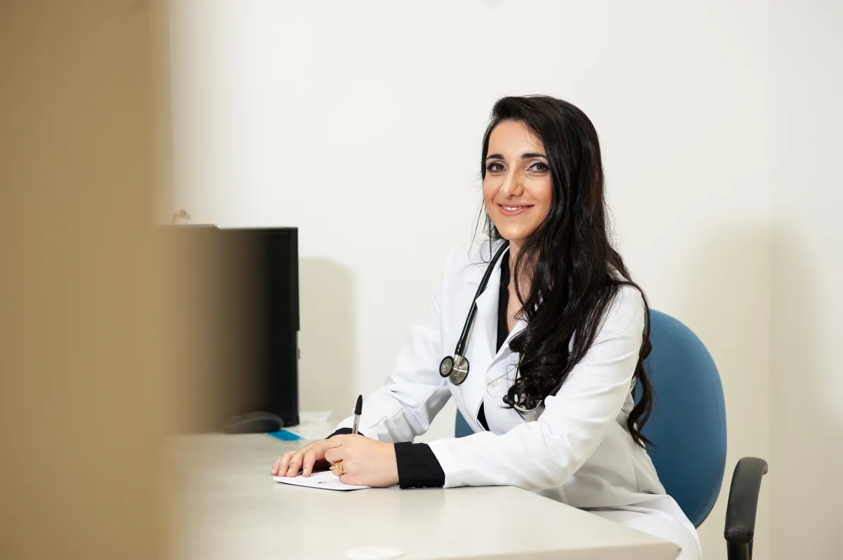 Dra. Jéssica no consultório