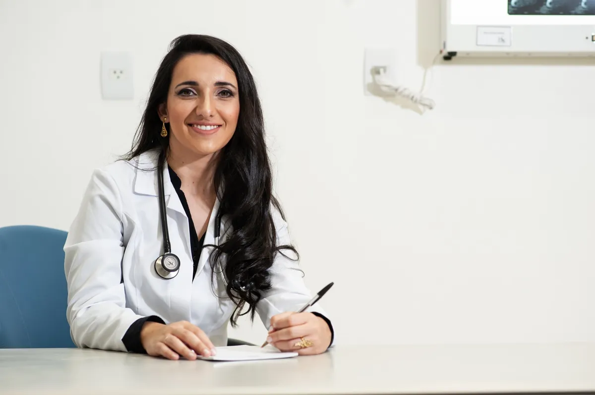 Dra. Jéssica pronta para atender